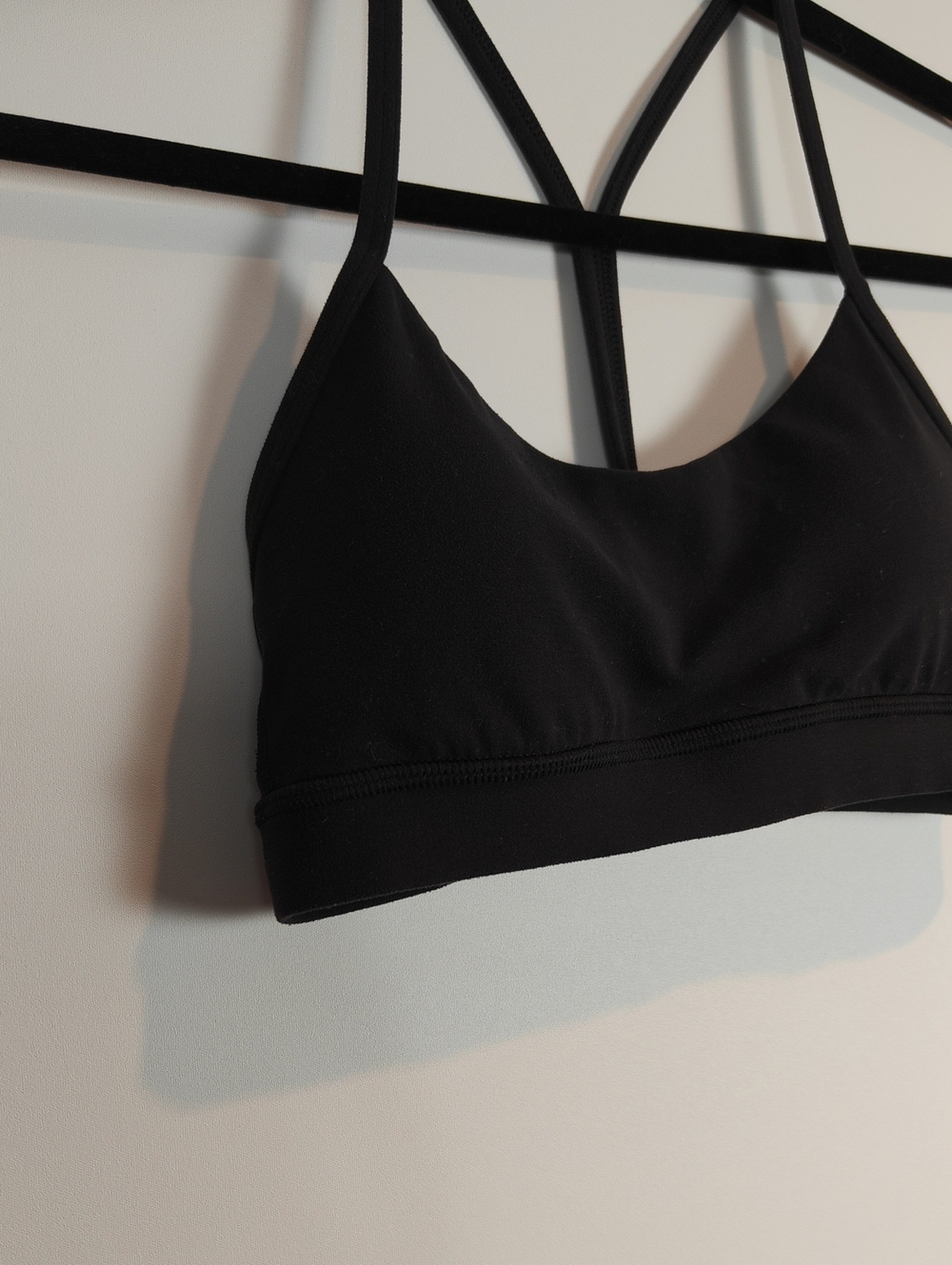 LULULEMON Flow Y Bra Nulu Light Support, B/C Cup in Black Size 4 - Picture 3 of 12